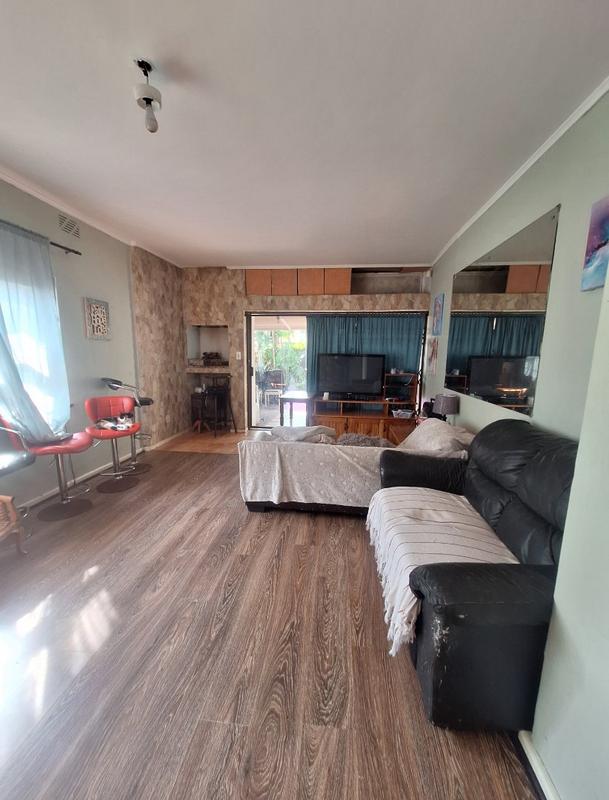 4 Bedroom Property for Sale in Panorama Western Cape